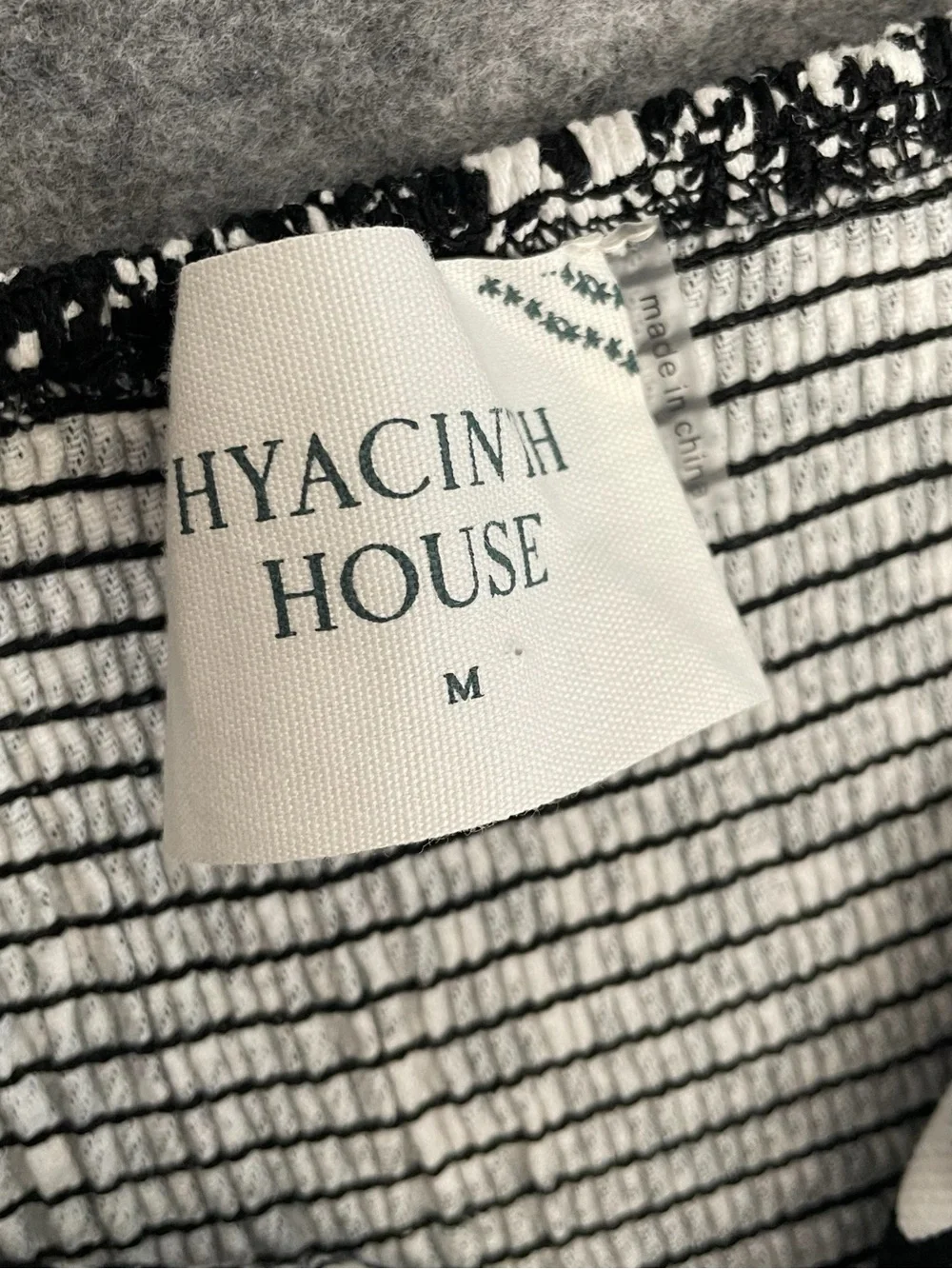 Hyacinth House Black white floral Gaia mini dress stretch preppy neutral M